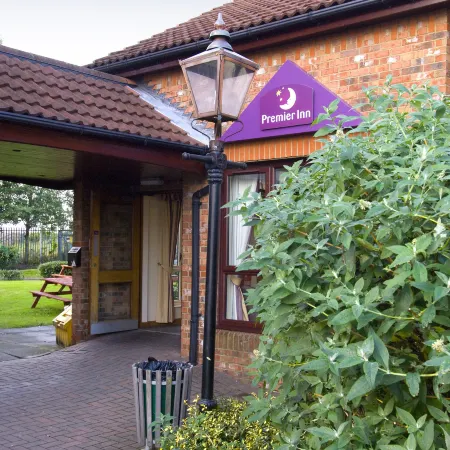 Premier Inn Manchester (Denton) Отели в г. Теймсайд