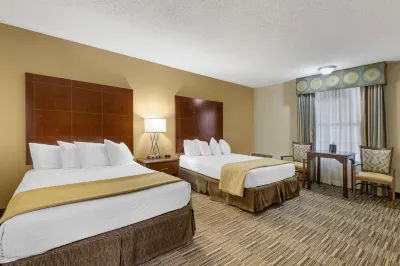 Best Western Sunday House Inn فنادق في كيرفيل