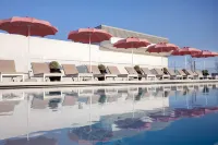 Renaissance Porto Lapa Hotel - Rooftop Pools