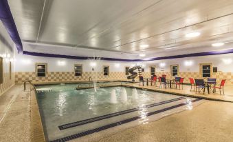 La Quinta Inn & Suites by Wyndham Fargo-Medical Center - Housity