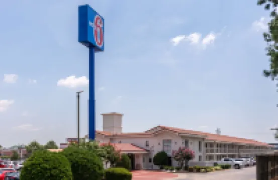 Motel 6 North Little Rock, AR - McCain Hotel di 