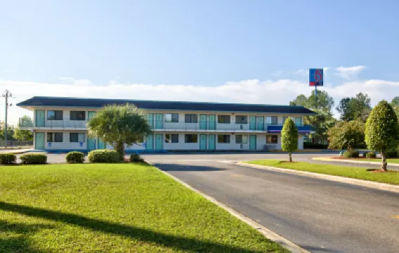 Motel 6 Valdosta, GA - University Hotels in 