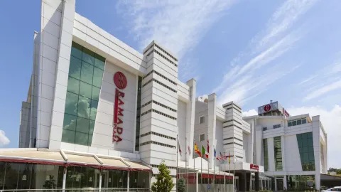 Ramada Plaza by Wyndham Izmit in อิซมิต