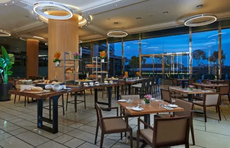 VE Hotel & Residence