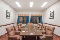 韋斯拉科速8飯店