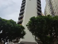 コスモポリタン プライア フラット ヴィラ・ベルミーロ・スタジアム周辺のホテル