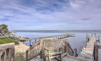 Waterfront Emerald Isle Home w/ Dock Access!