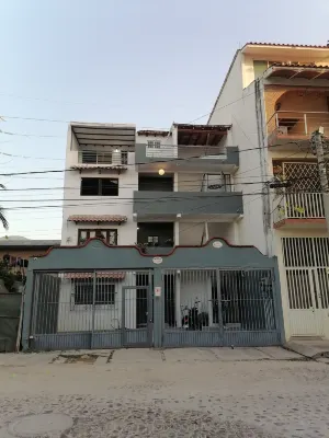 Camberos Place - Centrally-Located Loft-Penthouse  호텔