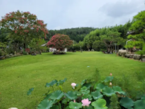 Gangjin Dahyang Sochuk Bed and Breakfast