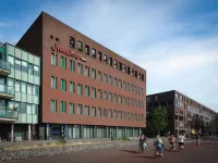 Hampton by Hilton Amsterdam Centre East Hotels near Python Bridge / High Bridge