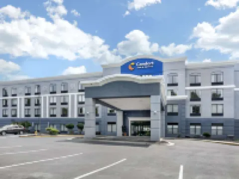 Comfort Inn & Suites Voorhees/Mt. Laurel Hotels in Echelon