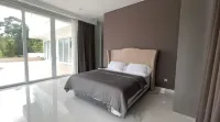 Montana Sense Villa Sentul