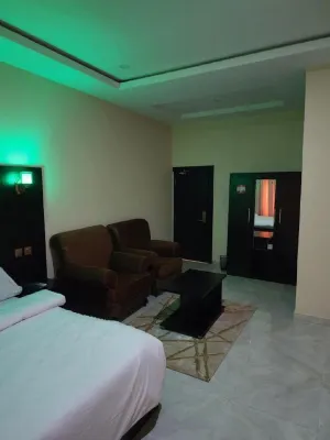 The 401 Homes and Apartments Hotels in 