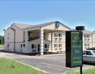 Highland Inn Peculiar Hotels in Raymore Township