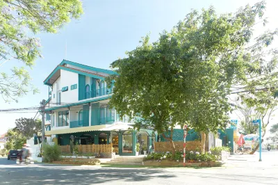 Larimar Villas Cô Giang Hotels near Black Rock Garden