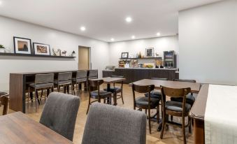 Villa Inn Suites, SureStay Collection by Best Western