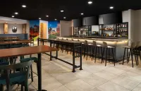 DoubleTree by Hilton Hotel Pittsburgh Airport - bar