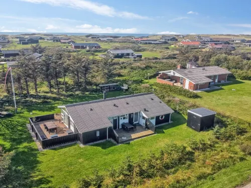 "Amelia" - 350m from the Sea Hotels in Lokken