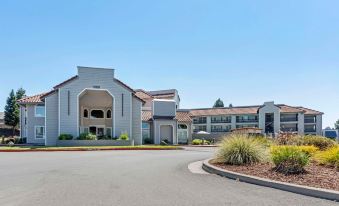 Country Inn & Suites by Radisson, Vallejo Napa Valley, CA