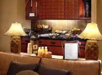 Larkspur Landing Extended Stay Suites Hillsboro - breakfast