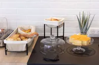 Hilton Garden Inn Tours Centre - breakfast