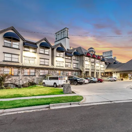 Radisson Hotel Salt Lake City Airport Отели рядом с Аэропорт Солт-Лейк-Сити