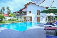 Hikka Resort - Infinity Pools