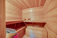 Charming Thornton Escape w/ Sauna + Gazebo! - 무료 와이파이