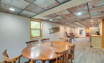 Charming Clintonville Retreat - Relax and Kayak!