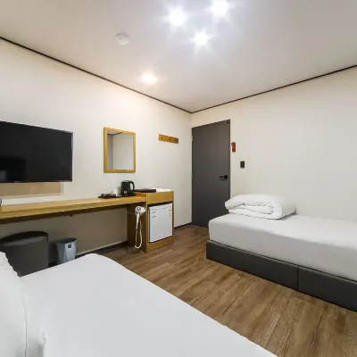 Busan Myeongji BM Hotel Hotels near شاطئ داديبو
