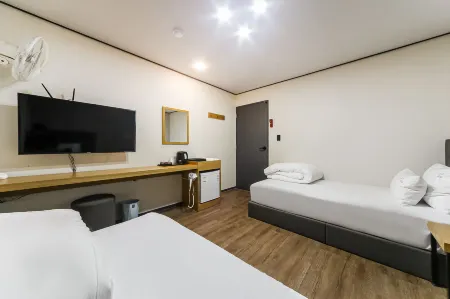 Busan Myeongji BM Hotel Отели рядом с достопримечательностью «Yishu Island Migratory Park»