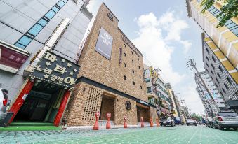 Incheon (Seogu) Brown Dot
