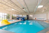 Sandman Signature Vancouver Airport Hotel & Resort - Pools
