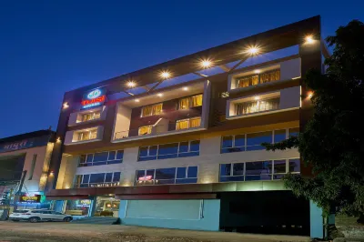 Hotel Tulsi Royal Palace Apartment Rajarampuri 주변 호텔