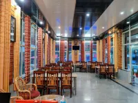 Hotel Mount View Dhanaulti Dreams فنادق في Kempty Range