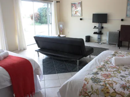 Sunnyridge Lodge Отели в г. Kidd`s Beach