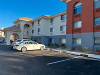 Holiday Inn Express & Suites Phoenix - Mesa West Hotels in Mesa