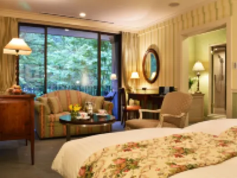 โรงแรม ลา เนจ