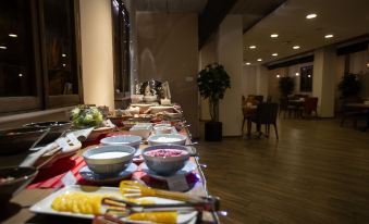 Avenue Hotel - Housity