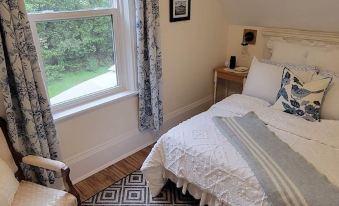 Clinton Pond Bed and Breakfast