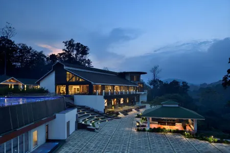 Coorg Marriott Resort & Spa Отели в г. Канданаколли