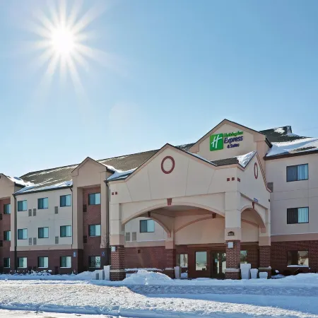 Holiday Inn Express & Suites LINCOLN SOUTH by IHG