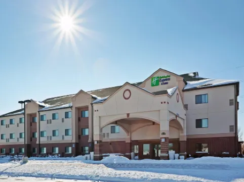 Holiday Inn Express & Suites LINCOLN SOUTH by IHG
