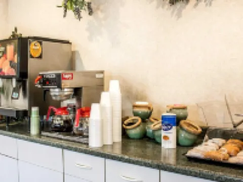 Days Inn by Wyndham Moosic ムージックのホテル