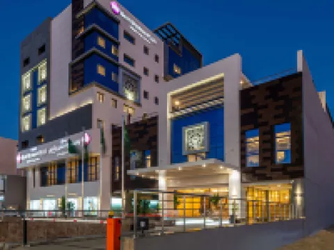 ベストウェスタン プラス タブクシティセンター タブークのホテル
