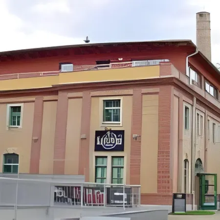 Backstage Hotel