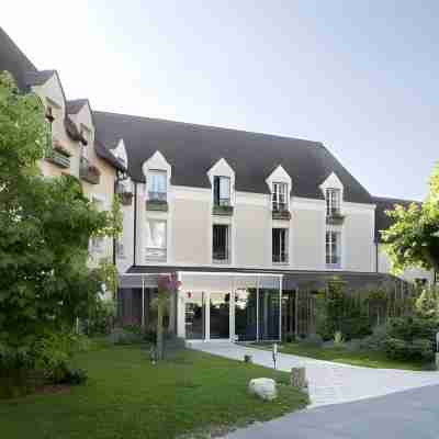 Hôtel Aux Vieux Remparts Hotel Exterior