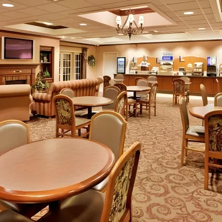 Holiday Inn Express & Suites CAPE GIRARDEAU I-55 by IHG