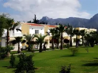 Mountain View Hotel Hotels in Karavás