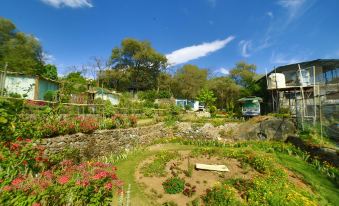 Toppers Corner-A Boutique Garden Resort - Housity